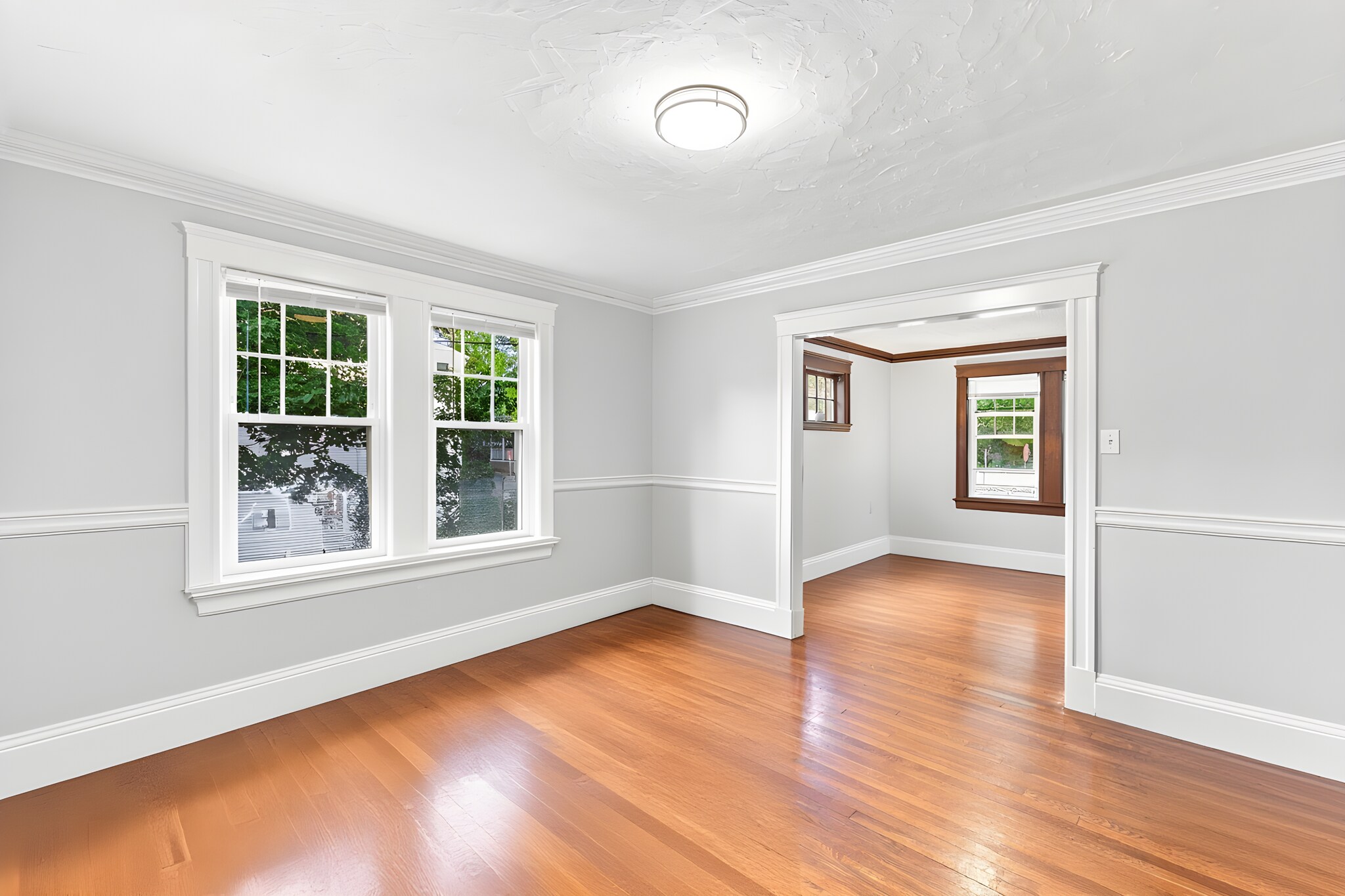 Building Photo - 99 Thorndike St
