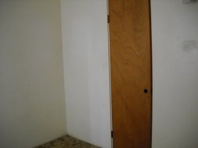 Building Photo - Cute House in Town