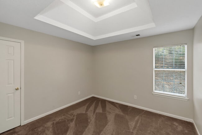 Building Photo - 2921 Russ Ln