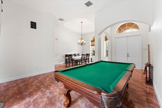 Building Photo - 7140 Pinecreek Way