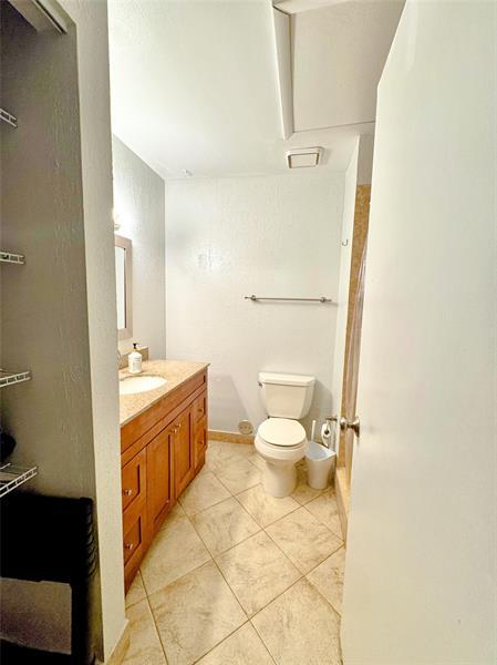 Building Photo - 7115 SW 42nd Ct