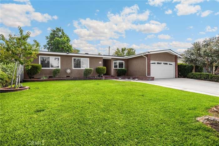 Building Photo - 10732 Lindesmith Ave