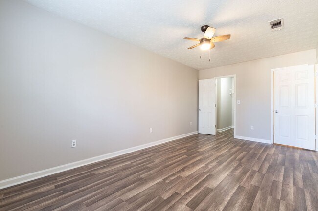 Building Photo - Sheldon Court