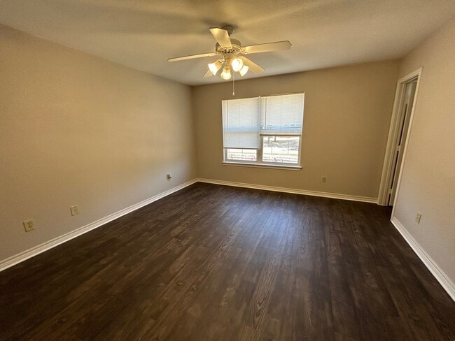 Building Photo - 2507 Pascal Ct