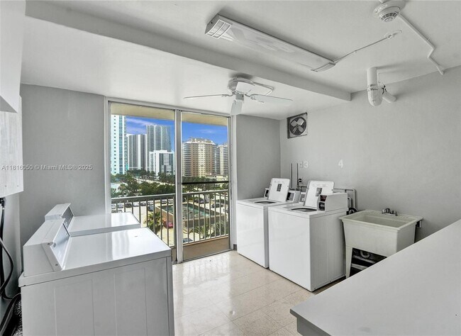 Building Photo - 1985 S Ocean Dr