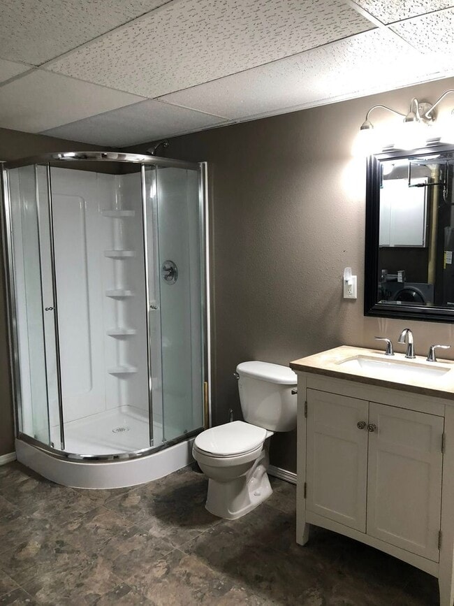 Building Photo - Lovely, Updated Townhome for Rent