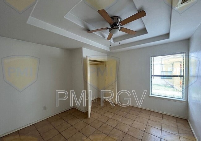 Building Photo - 1503 E Coyote St