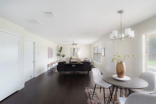 Building Photo - 2201 Broughton Ct