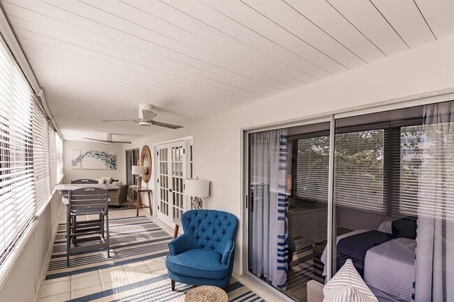 Building Photo - 1055 W Peppertree Dr