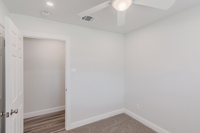Building Photo - 3402 Gary Ln