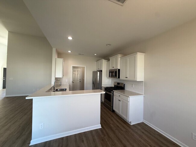 Building Photo - Longs - 3 Bedroom/ 2 Bathroom House