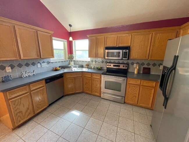 Building Photo - 3906 Fabianna Dr