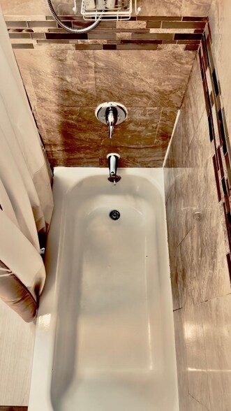 Building Photo - 511 W 151st St