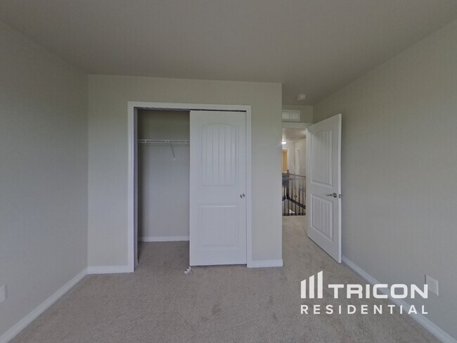Building Photo - 10734 Ridgepole Dr