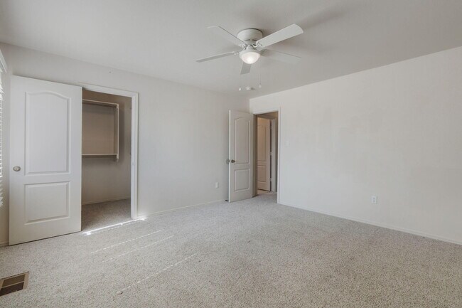 Building Photo - 7351 Sidewinder Dr NE