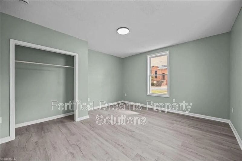 Building Photo - 608 Montgomery St