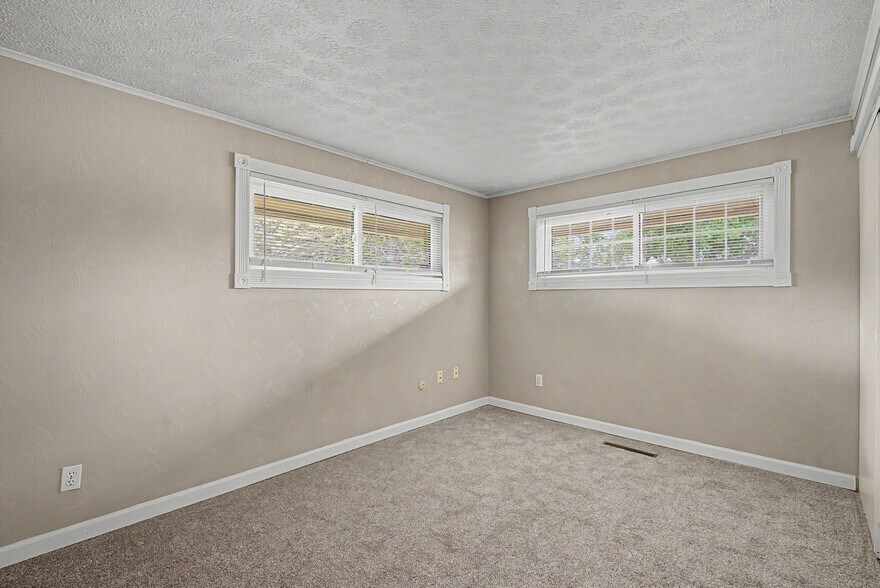 Building Photo - 4558 Cordell Dr