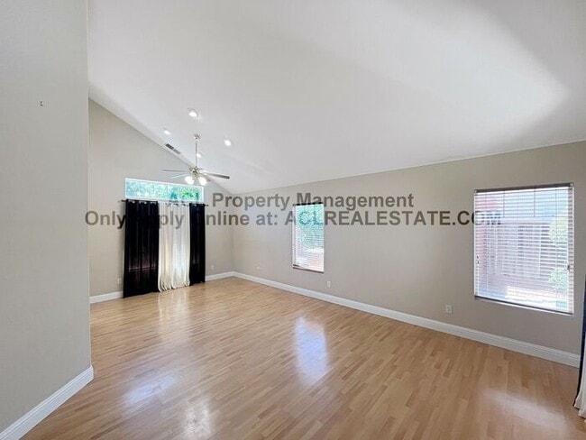 Building Photo - Spacious, 4 bed/ 3 bath Pittburg Home For ...