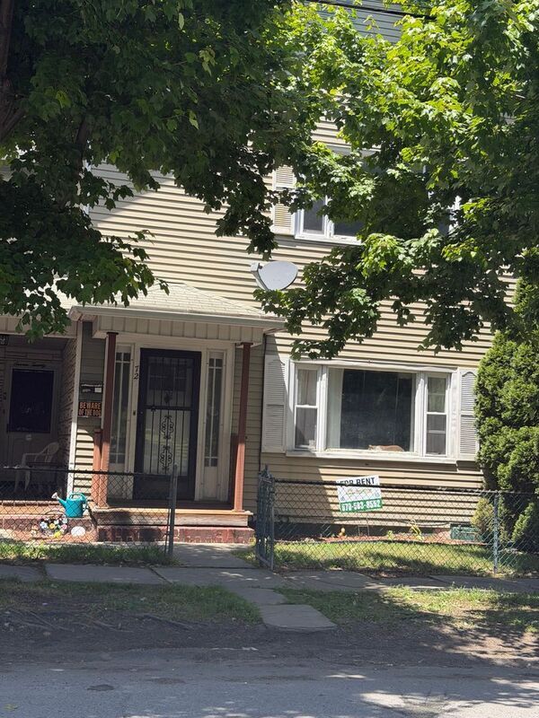 Building Photo - 720 S Webster Ave