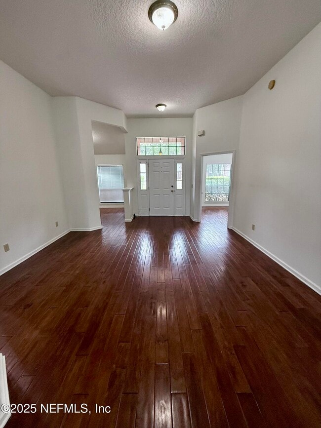 Building Photo - 13056 Clearbrook Ct