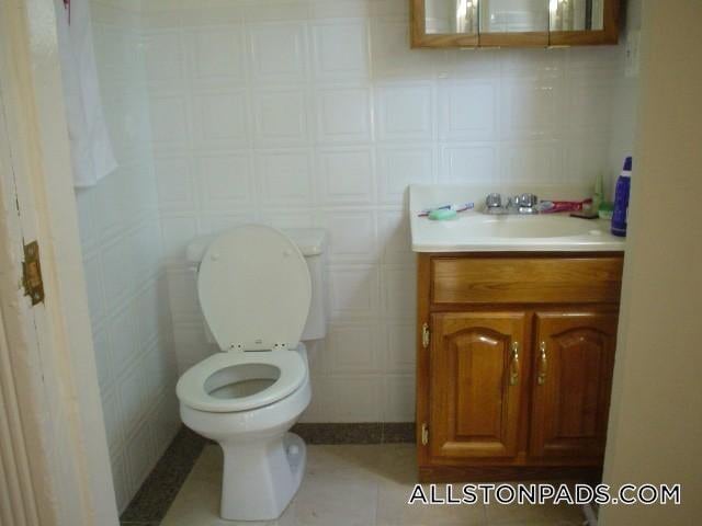 Building Photo - 1412 Commonwealth Ave