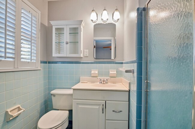 Building Photo - Convenient 3BR/2BA in Homewood on dead-end street