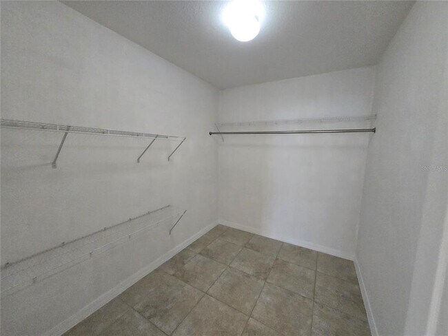 Building Photo - 2246 Waukegan Dr