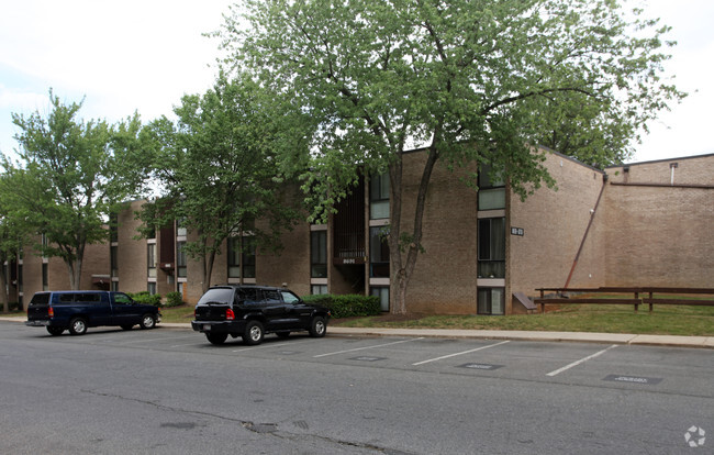 Primary Photo - Chelsea Woods Condominiums