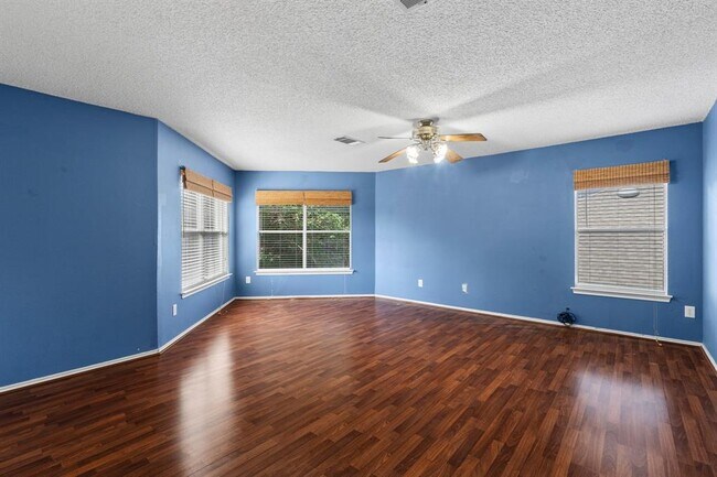 Building Photo - 1704 Matagorda Dr