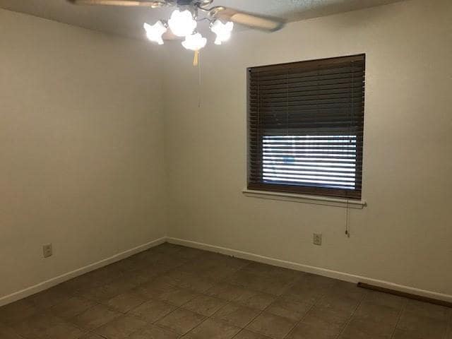 Building Photo - 5249 Meadowick Ln