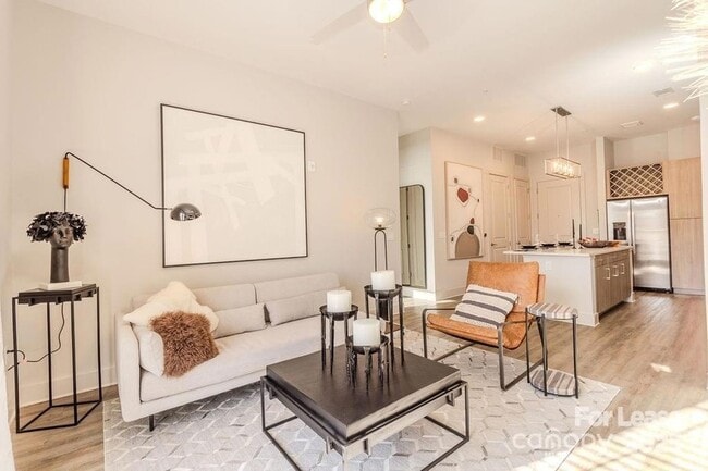 Building Photo - 3110 Doe River Wy