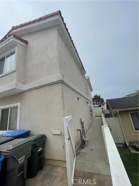 Building Photo - 413 N Elena Ave