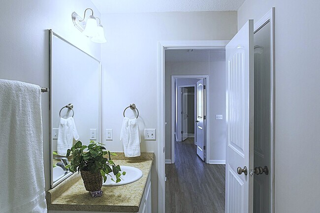 Building Photo - 1430 Evergreen Trl