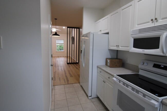 Building Photo - 348 Moss Creek Ln