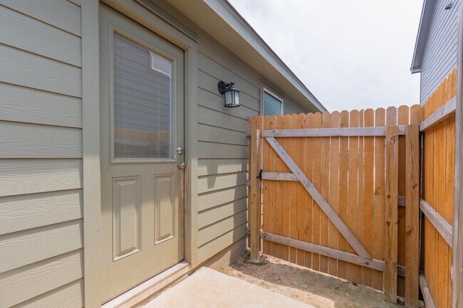 Building Photo - 10799 Giacconi Dr