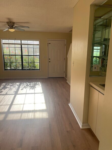 Building Photo - 3373 Cedar Springs Pl