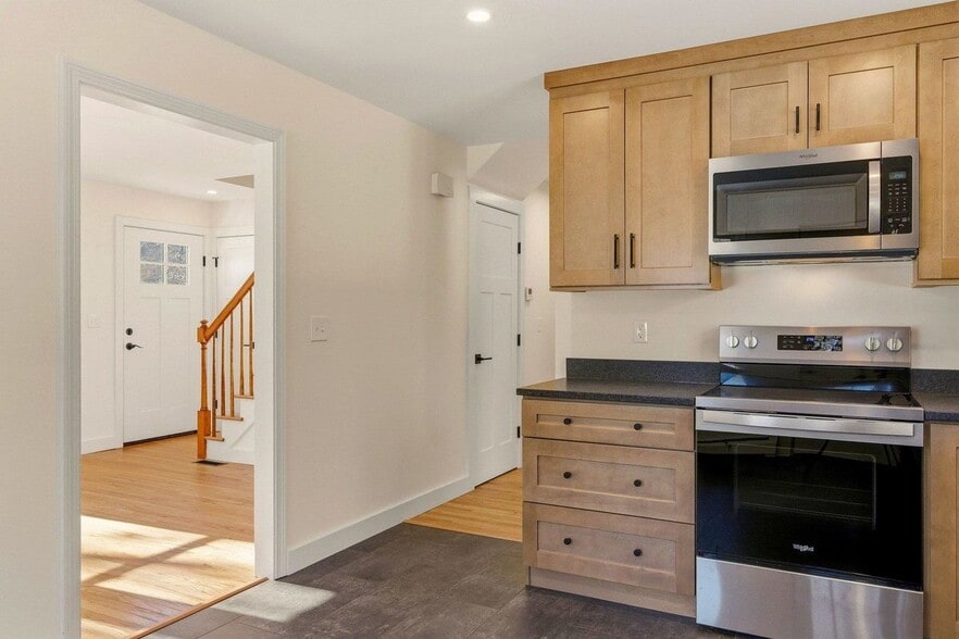 Building Photo - 29 Lovell