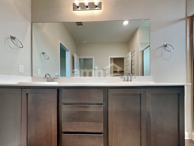 Building Photo - 5707 Gerard Dr