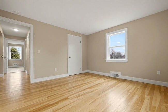 Building Photo - 24 Garden St