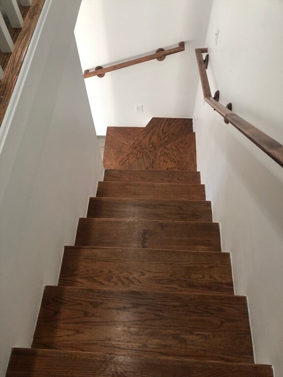 Building Photo - 57 Bloomingdale St