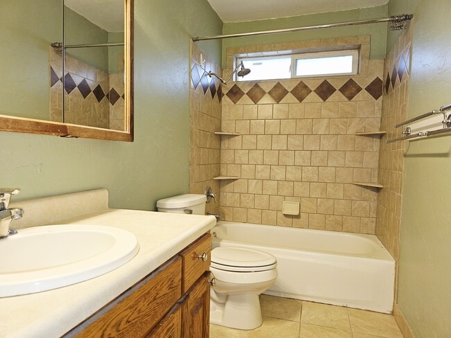 Building Photo - 4125 E Lance