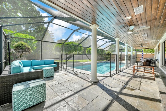 Building Photo - 836 Orchid Dr