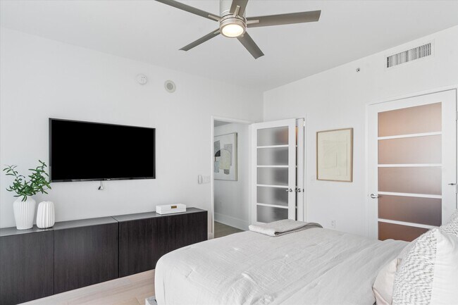 Building Photo - 333 Las Olas Way