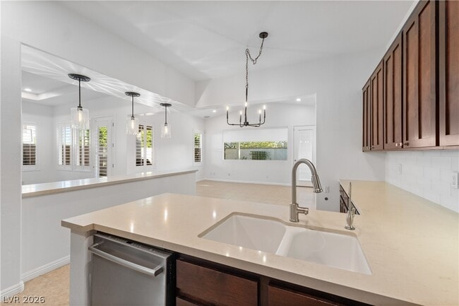 Building Photo - 11283 La Madre Ridge Dr