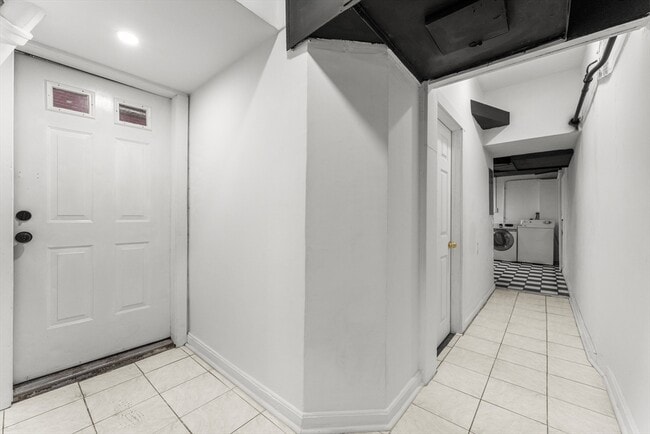 Building Photo - 306 Commonwealth Ave