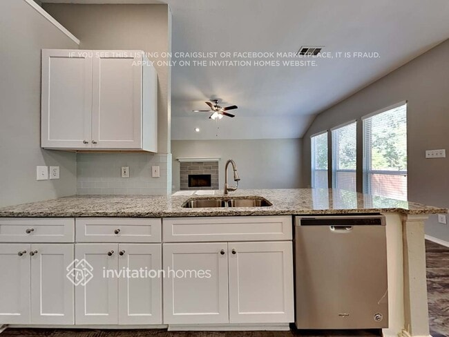 Building Photo - 221 Mulberry Ln