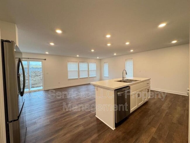 Building Photo - 3722 SW Knoxville Ct