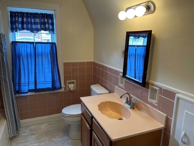 Building Photo - 4 BR/3.5 Bath Single Family Home in  Cumbe...