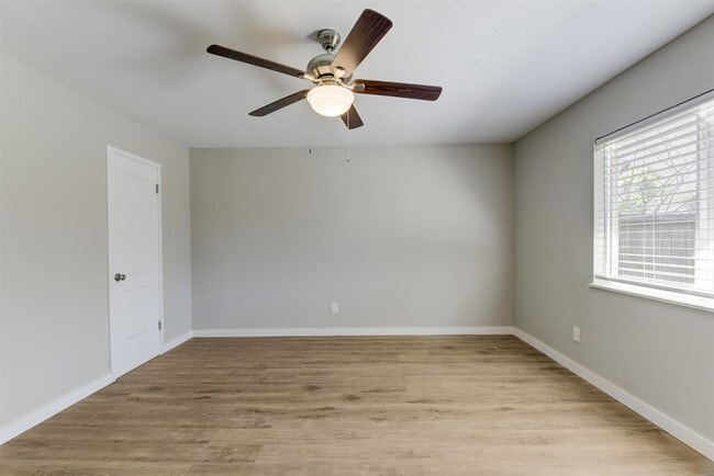 Building Photo - 24015 Beef Canyon Dr