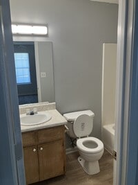 Building Photo - 1051 Gate Cir